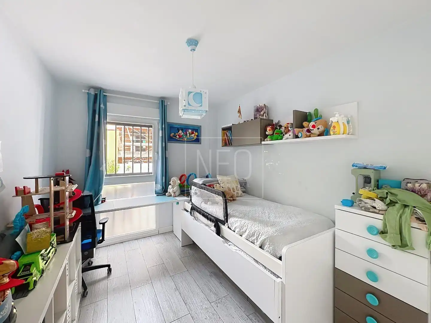 Schlafzimmer von Erdgeschoss zum Verkauf in Madrid mit Abstellraum