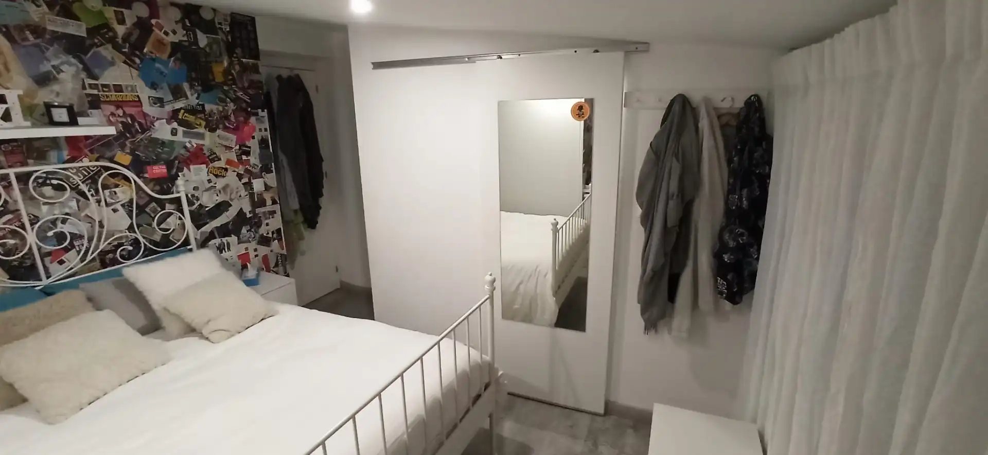 Habitación de Casa adosada en venta en Bergondo con Calefacción, Jardín privado y Trastero
