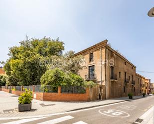 Vista exterior de Edifici en venda en Sant Joan Despí