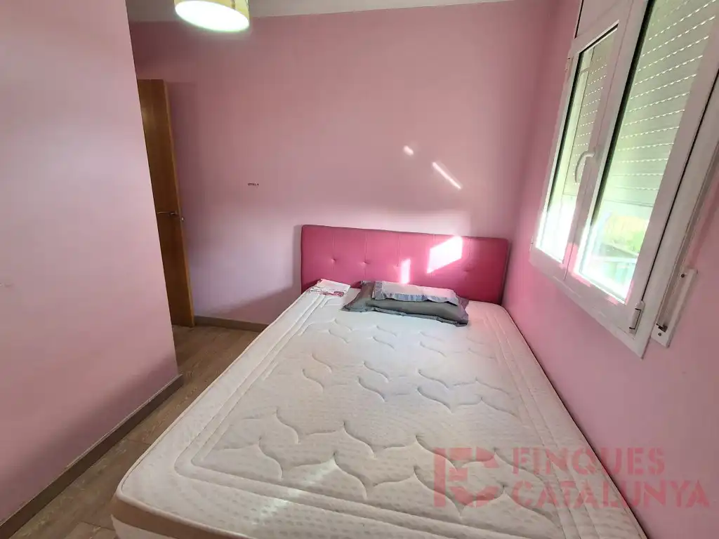 Bedroom of Flat for sale in Girona  with Furnished and Balcony