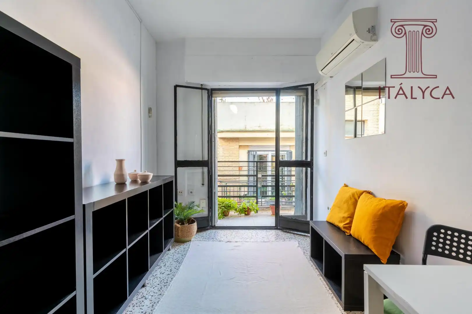Balcony of Flat for sale in Sevilla  with Air Conditioner and Terrace