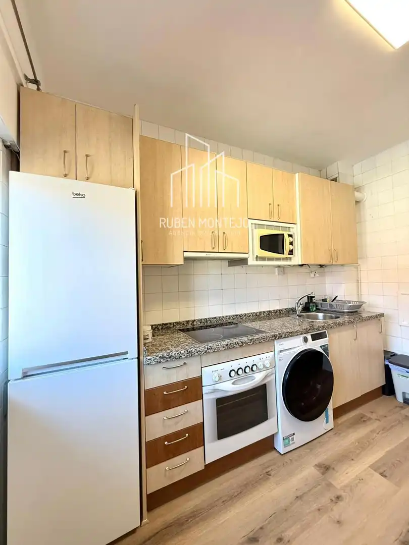 Kitchen of Flat for rent in Salamanca  with Heating, Storage room and Furnished