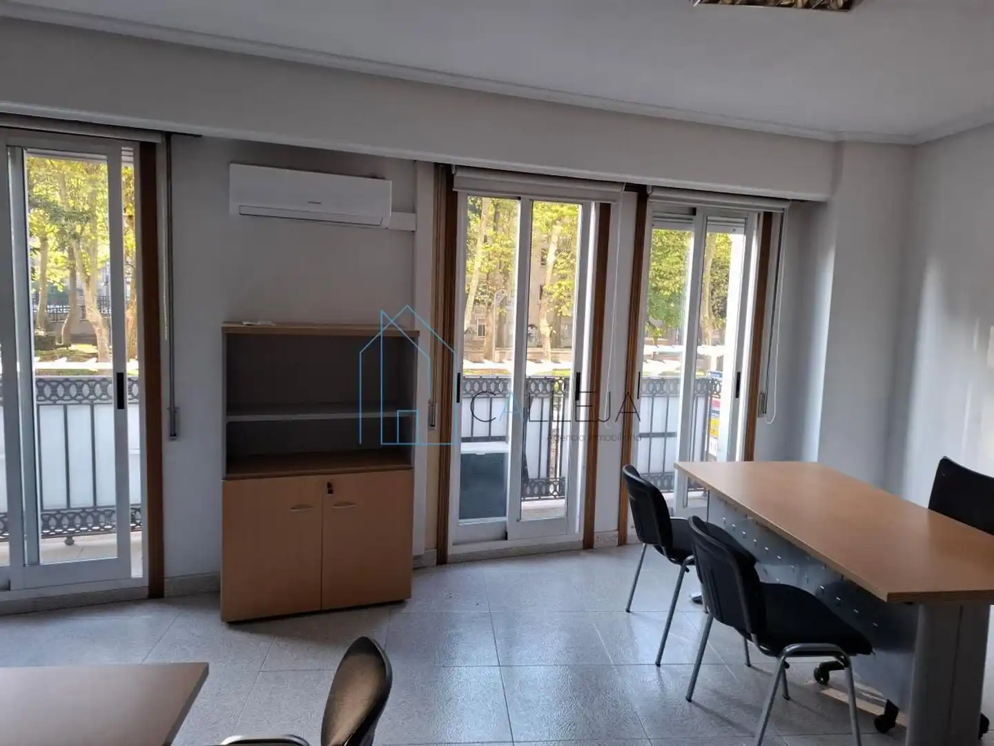 Oficina de lloguer en A Ponte