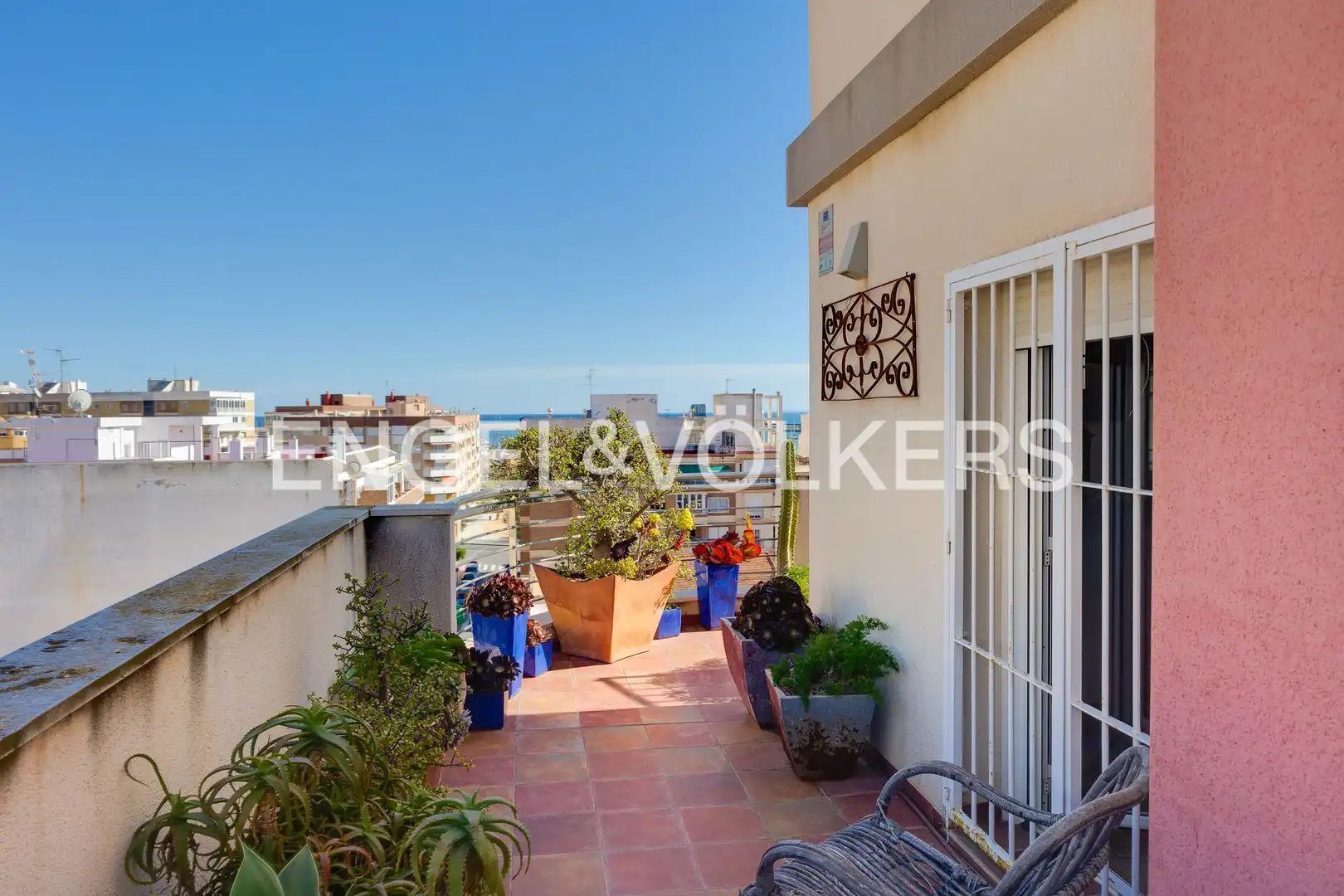 Vista exterior de Ático en venta en Torrevieja con Aire acondicionado, Calefacción y Terraza