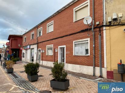 Vista exterior de Casa o xalet en venda en Viana de Cega amb Terrassa