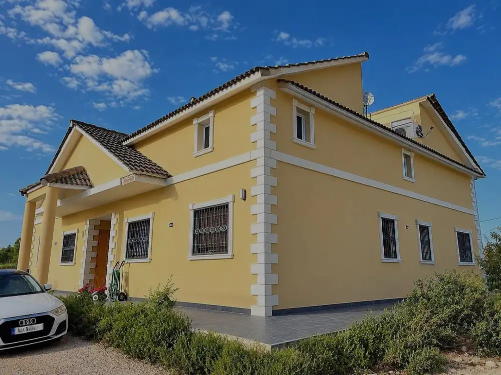 House for sale in N/A
