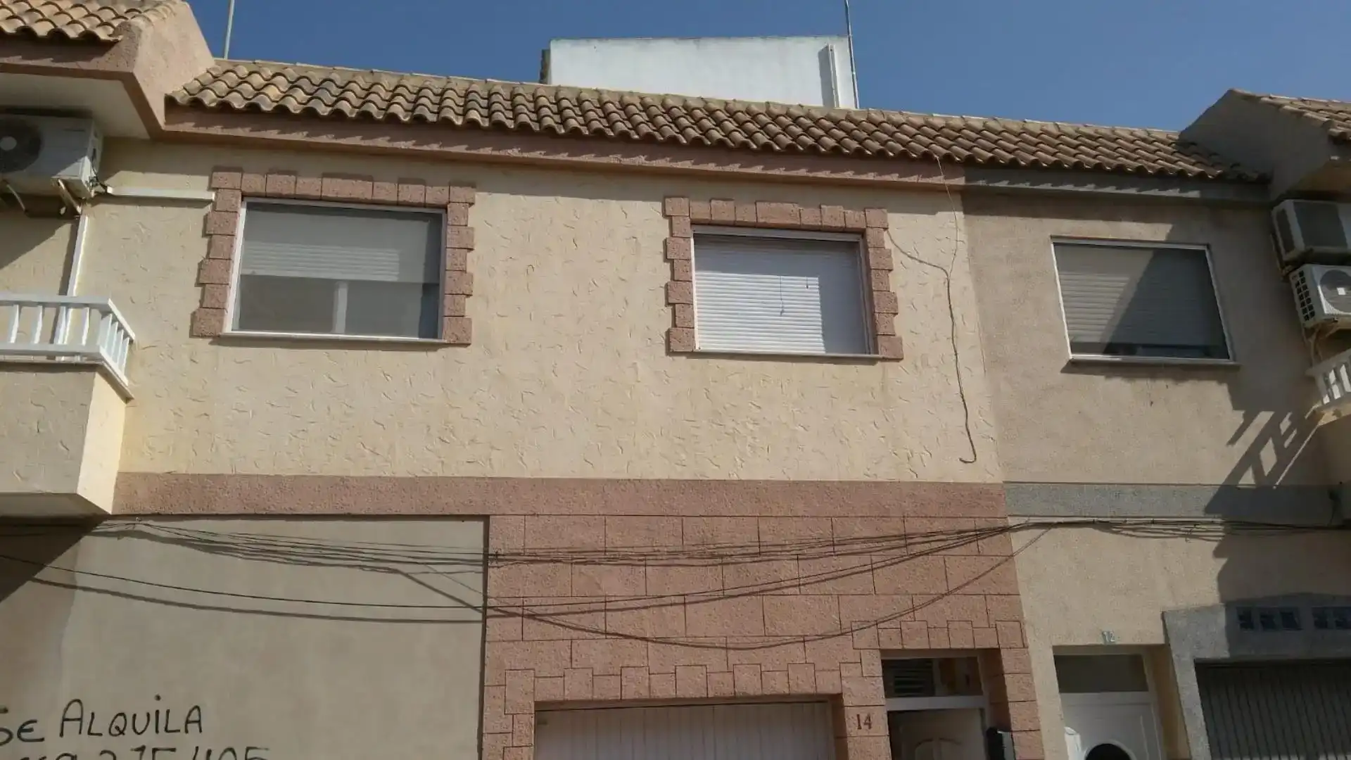 Vista exterior de Casa adosada en venda en Cartagena amb Aire condicionat i Balcó