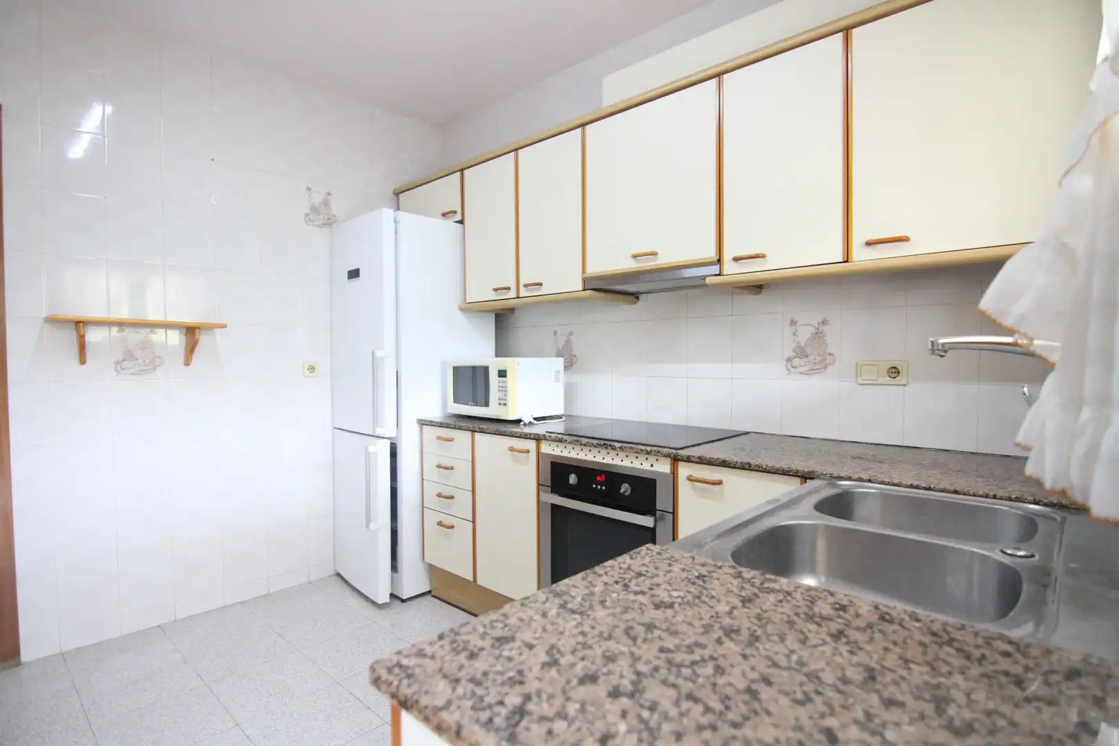 Cocina de Piso en venta en Olesa de Montserrat con Calefacción, Terraza y Horno
