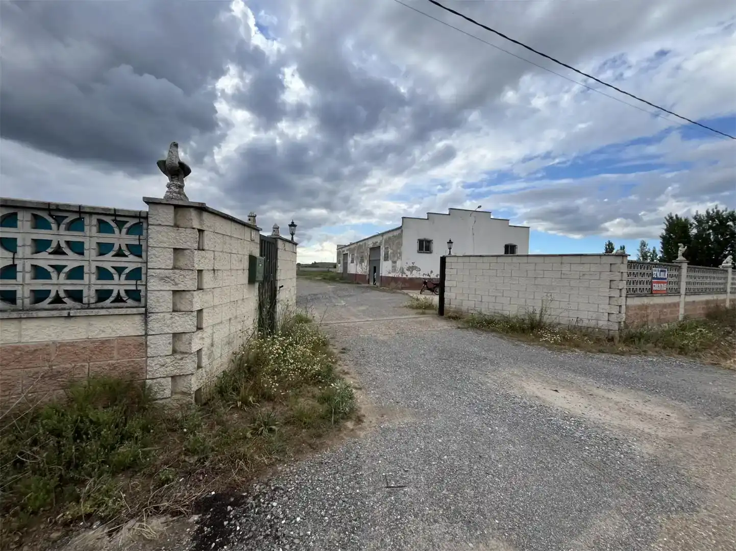 Industrial buildings for rent in Villaturiel