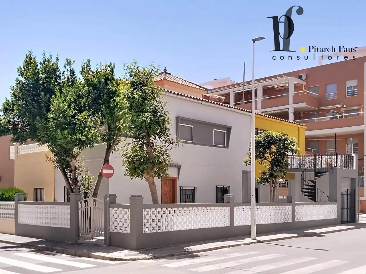 Vista exterior de Casa o xalet en venda en Moncofa amb Jardí privat, Terrassa i Traster