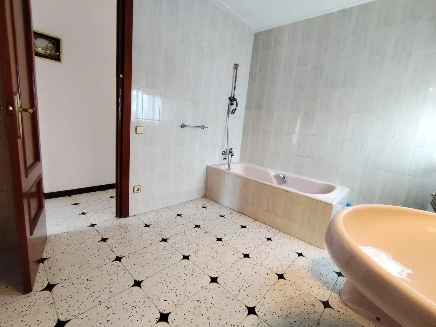 Baño de Casa o chalet en venta en Santa Perpètua de Mogoda con Aire acondicionado, Calefacción y Jardín privado