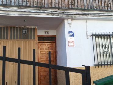 Casa con balcone in vendita a Calle Sierra Nevada 58