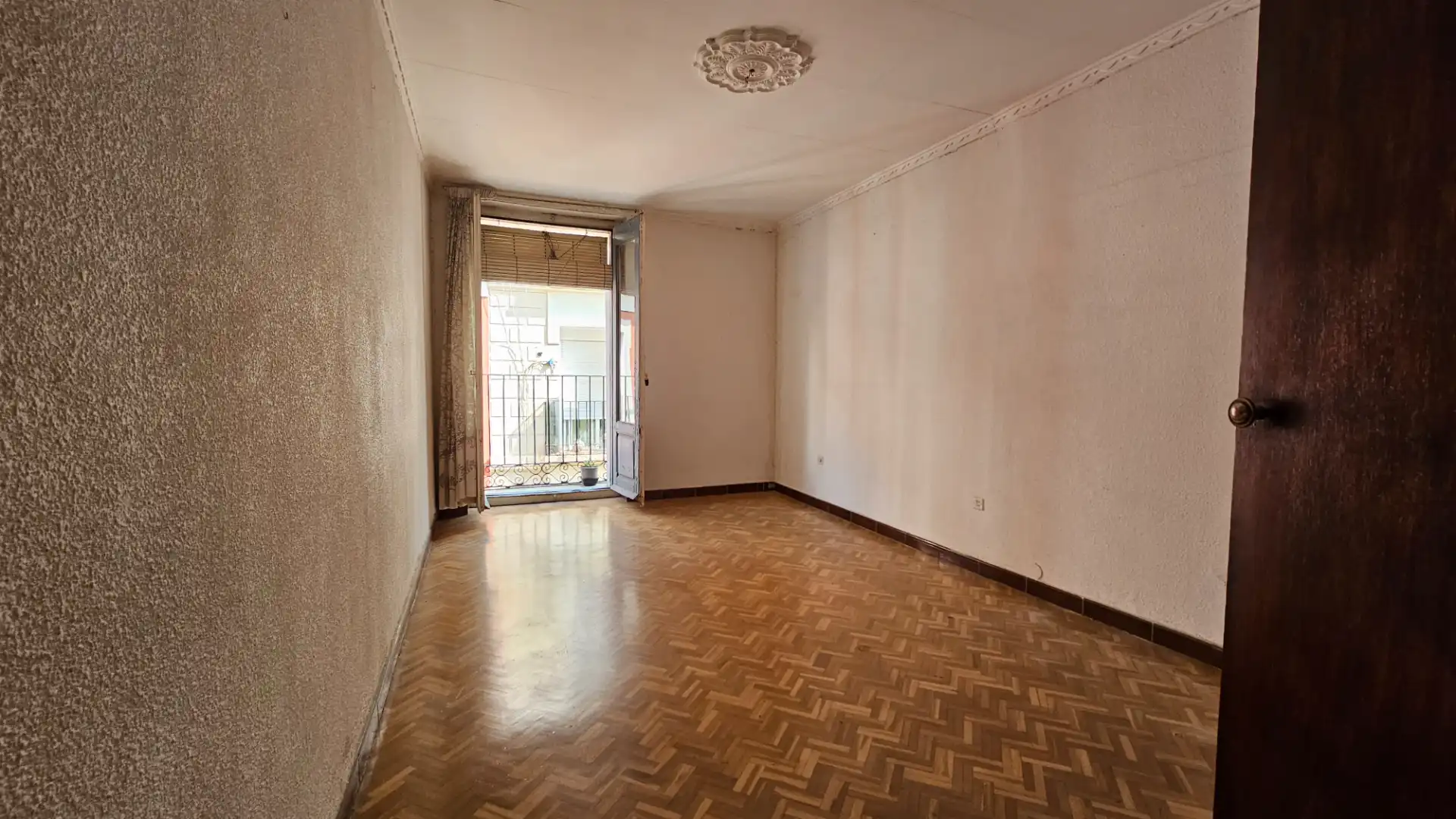 Bedroom of Flat for sale in Zaragoza