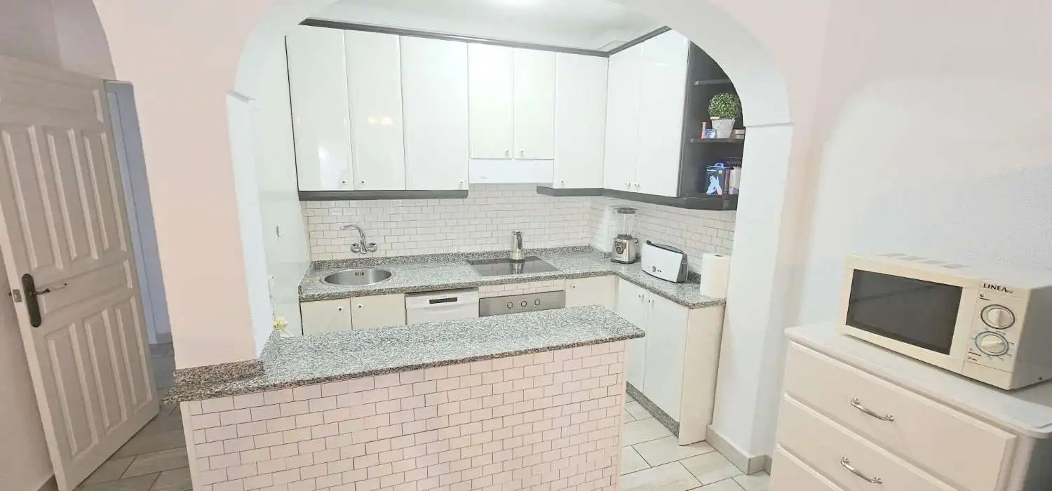 Cocina de Planta baja de alquiler en Vélez-Málaga con Aire acondicionado, Terraza y Piscina