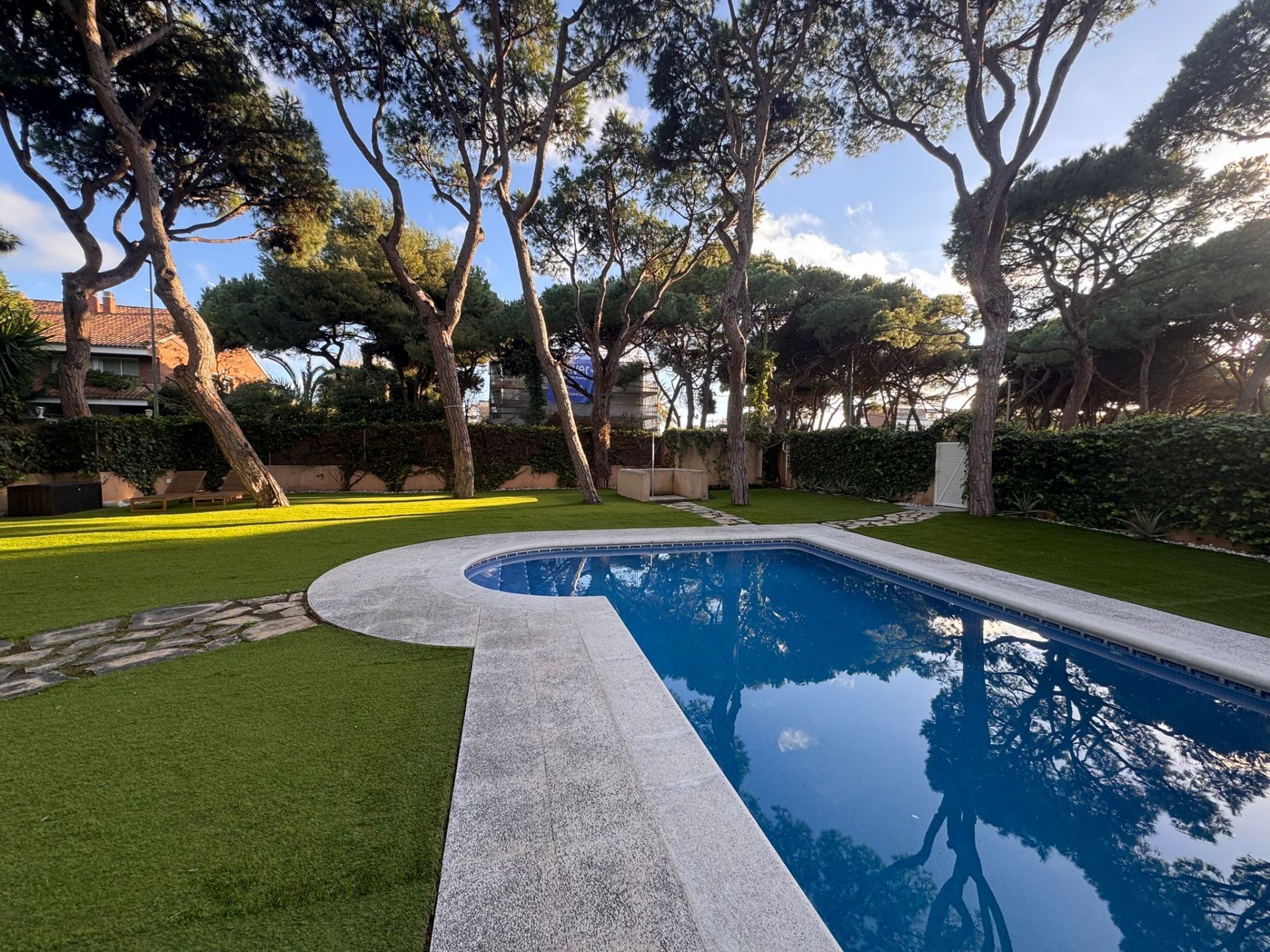 Piscina de Casa adosada de lloguer en Gavà amb Aire condicionat, Calefacció i Jardí privat