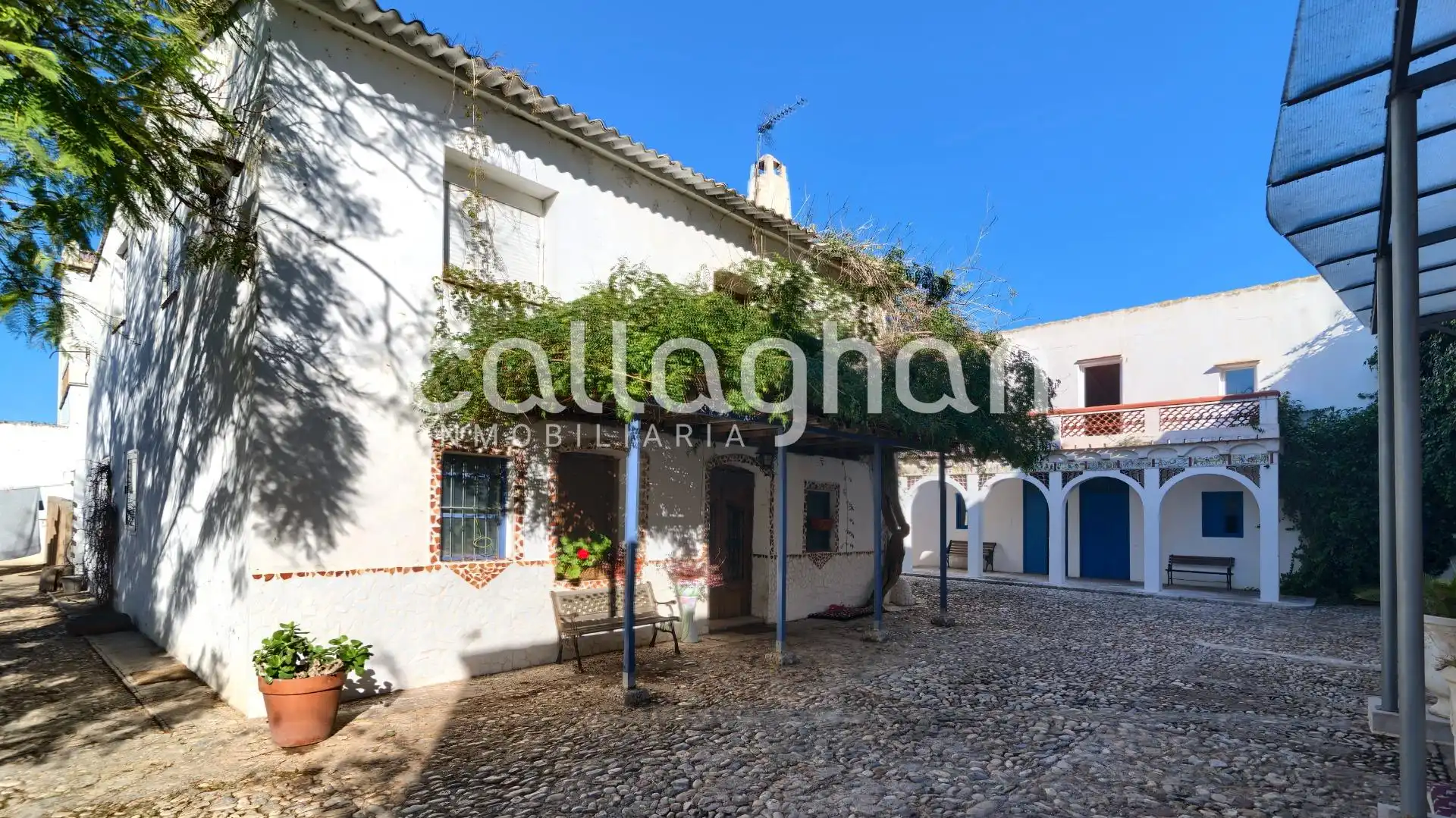 Vista exterior de Casa o xalet en venda en Manises amb Aire condicionat, Calefacció i Jardí privat