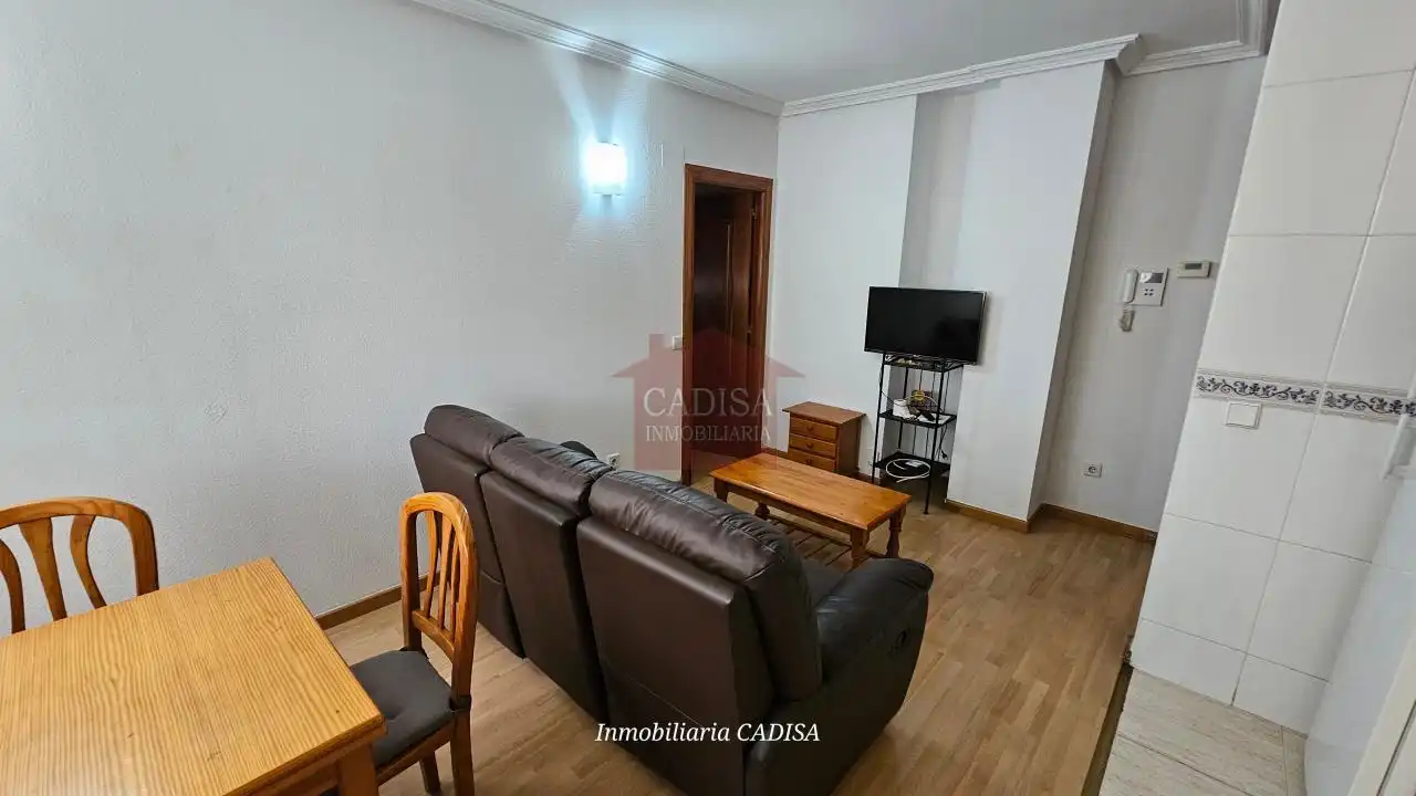 Sala de estar de Apartamento en venta en Salamanca con Calefacción, Piscina y Amueblado