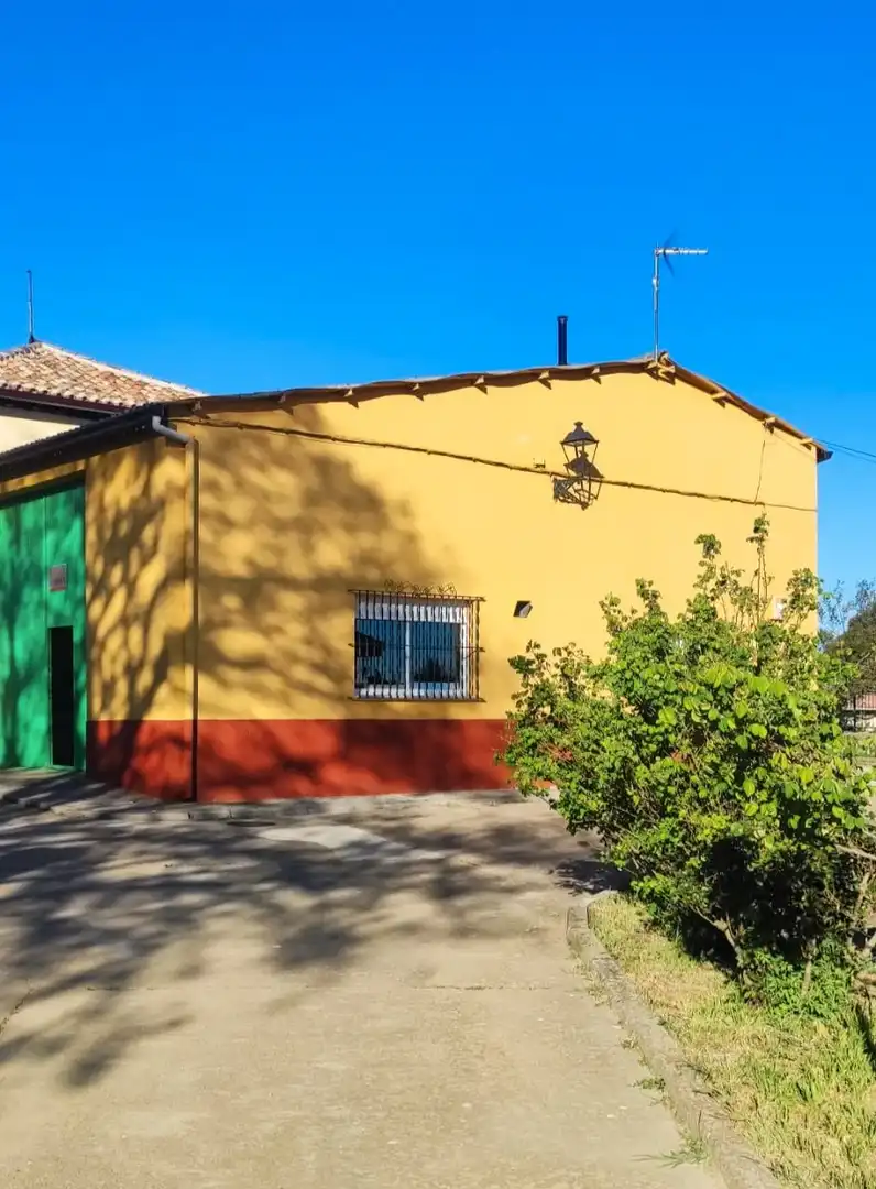 Vista exterior de Finca rústica en venta en San Cebrián de Campos con Calefacción, Trastero y Amueblado