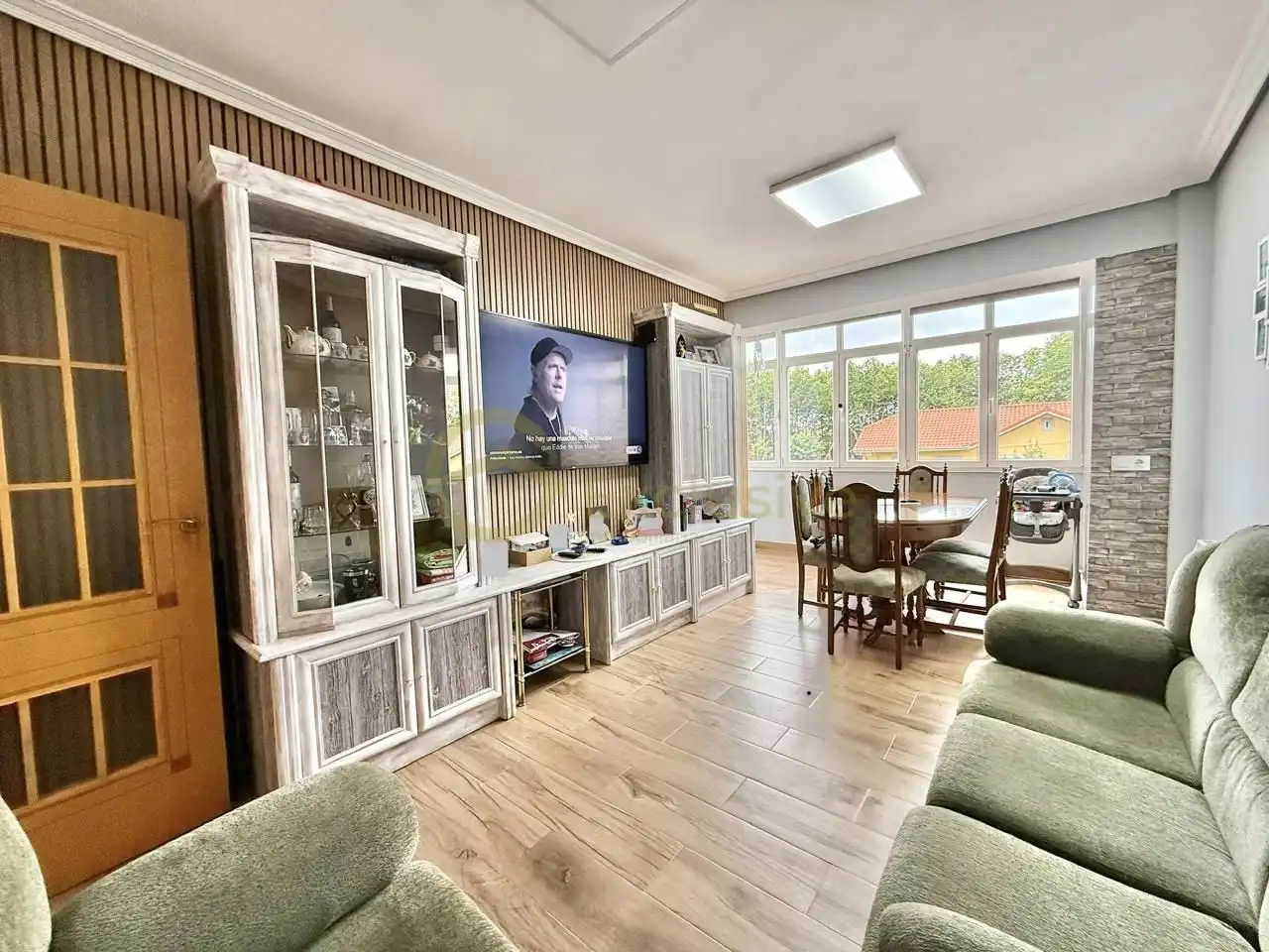 Living room of Flat for sale in Avilés  with Heating, Terrace and Furnished
