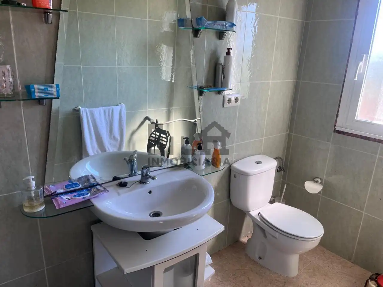 Bany de Casa o xalet en venda en Ourense Capital  amb Calefacció, Jardí privat i Moblat