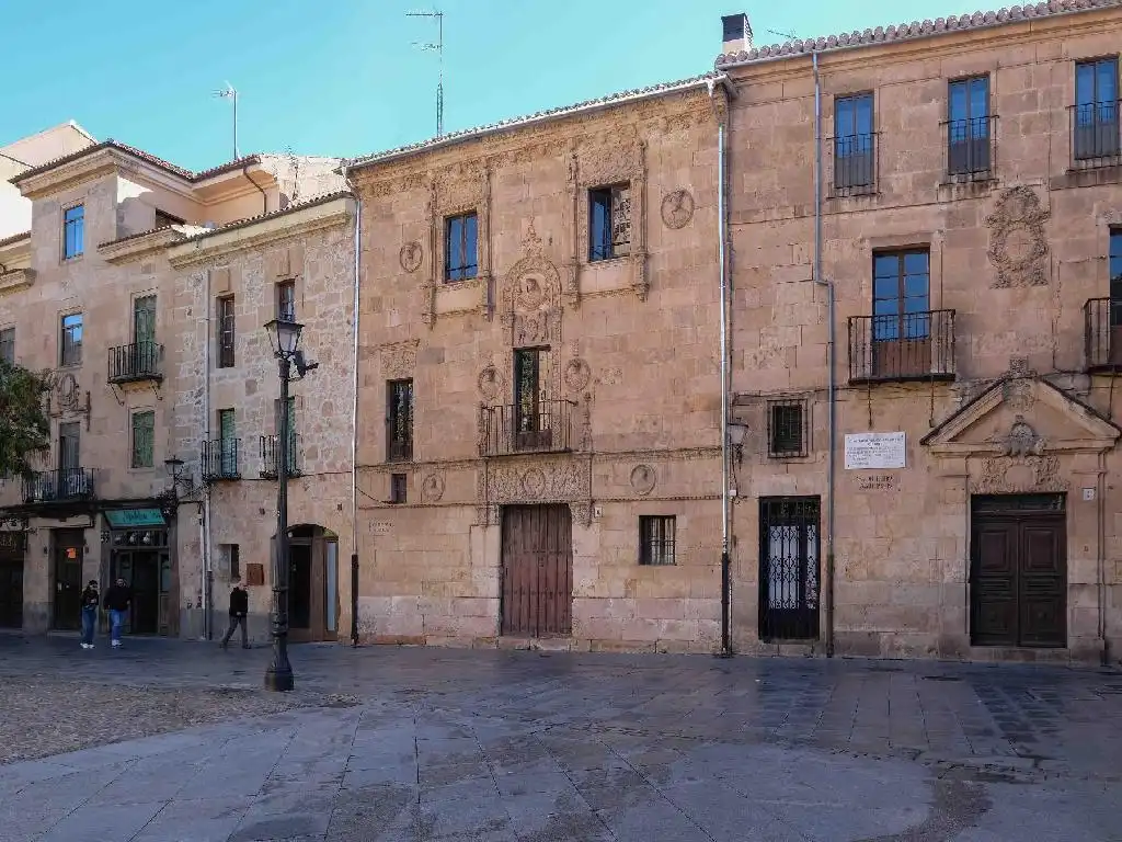 Vista exterior de Edifici en venda en Salamanca