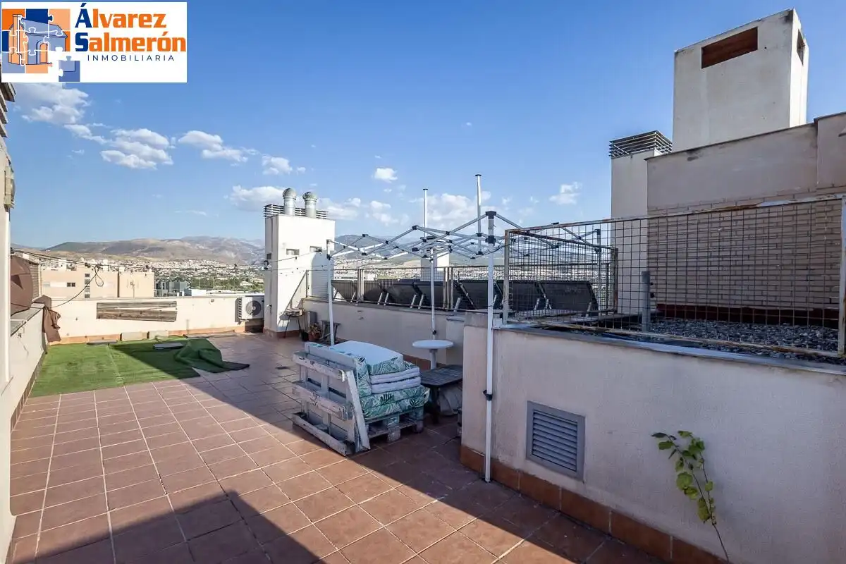 Penthouse mit Pool zum Verkauf in Avenida DE LA ILUSTRACION, imagen 3