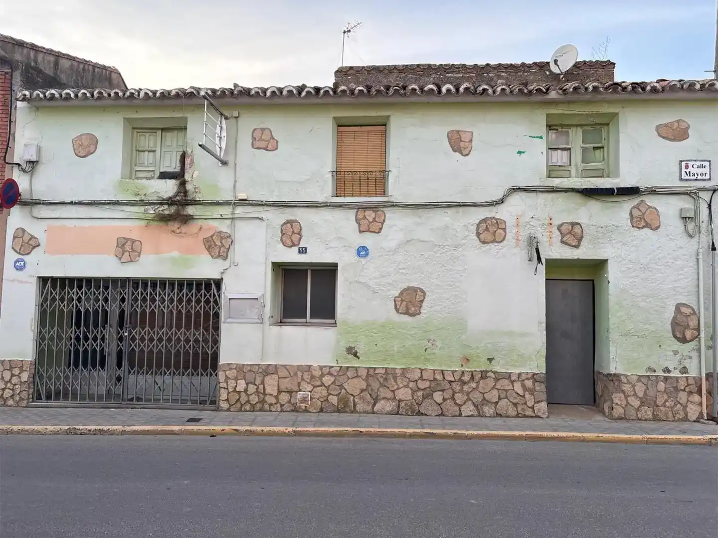 Vista exterior de Casa adosada en venda en Gurrea de Gállego amb Traster