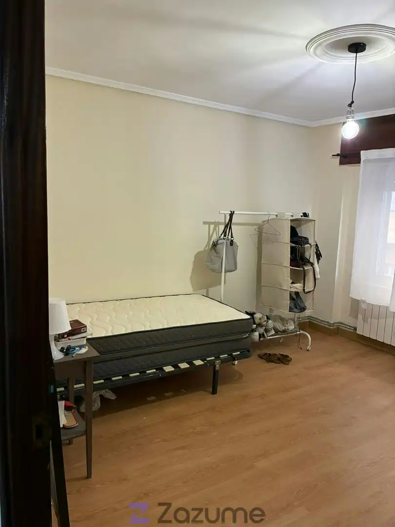 Bedroom of Flat for rent in Valladolid  with Heating, Parquet flooring and Furnished