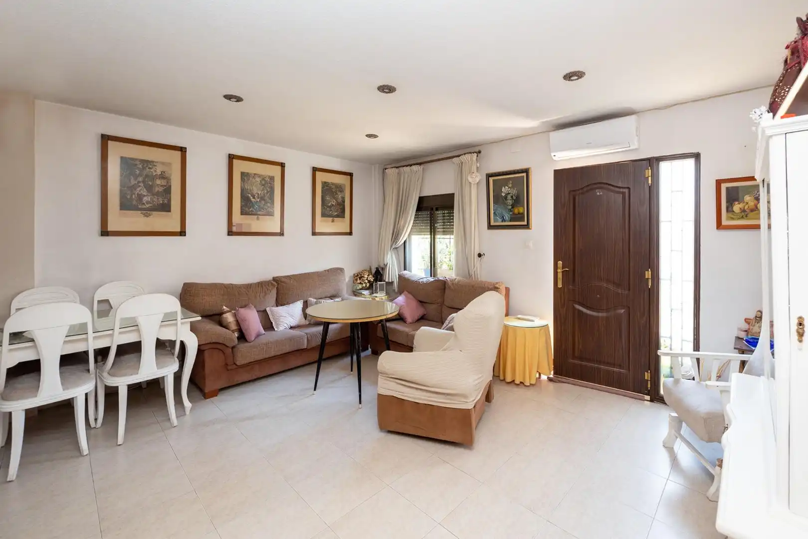 Living room of Houses for sale in Granada  with Air Conditioner, Heating and Private garden