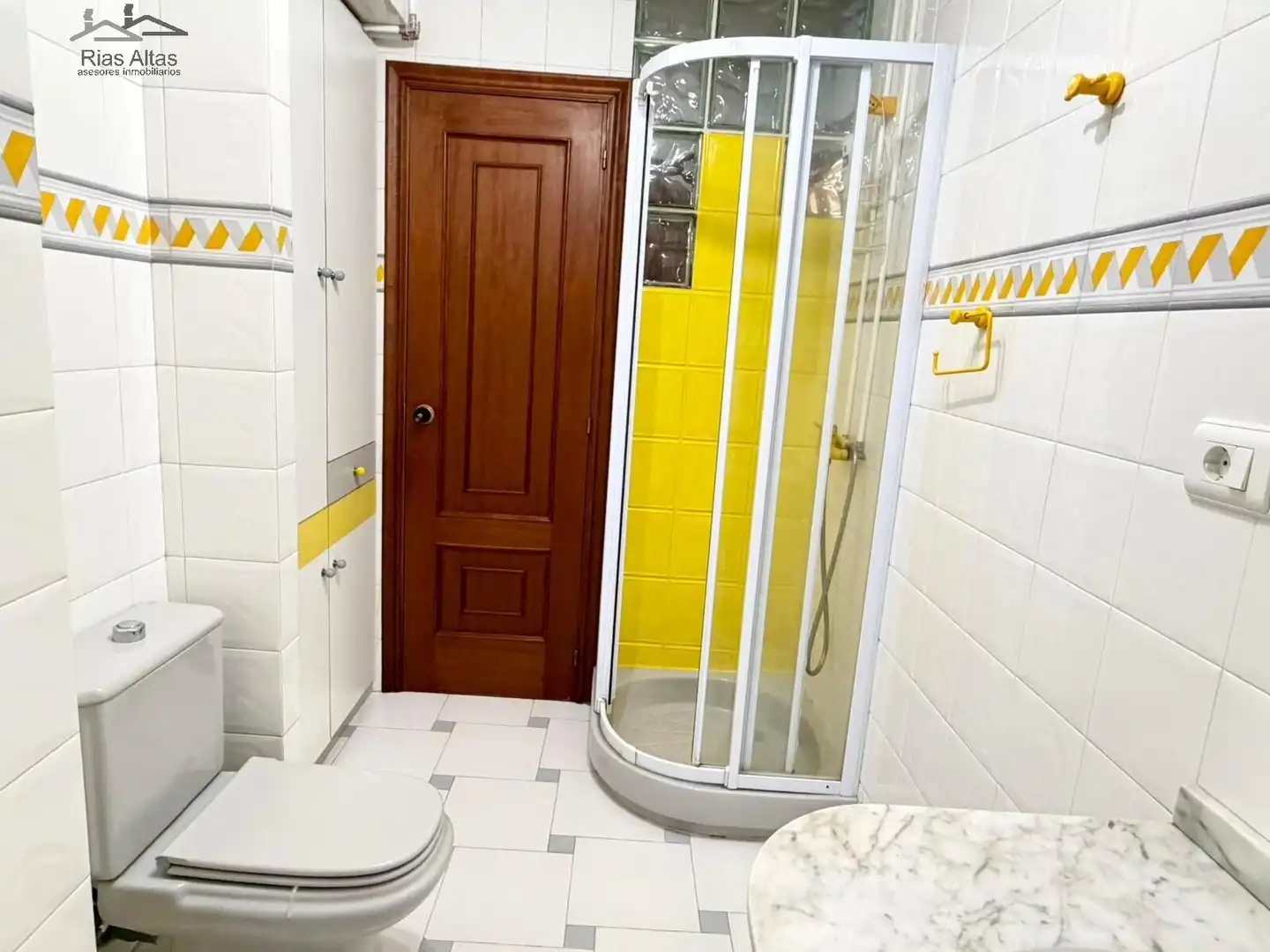 Bathroom of Flat for sale in A Coruña Capital   with Heating and Furnished