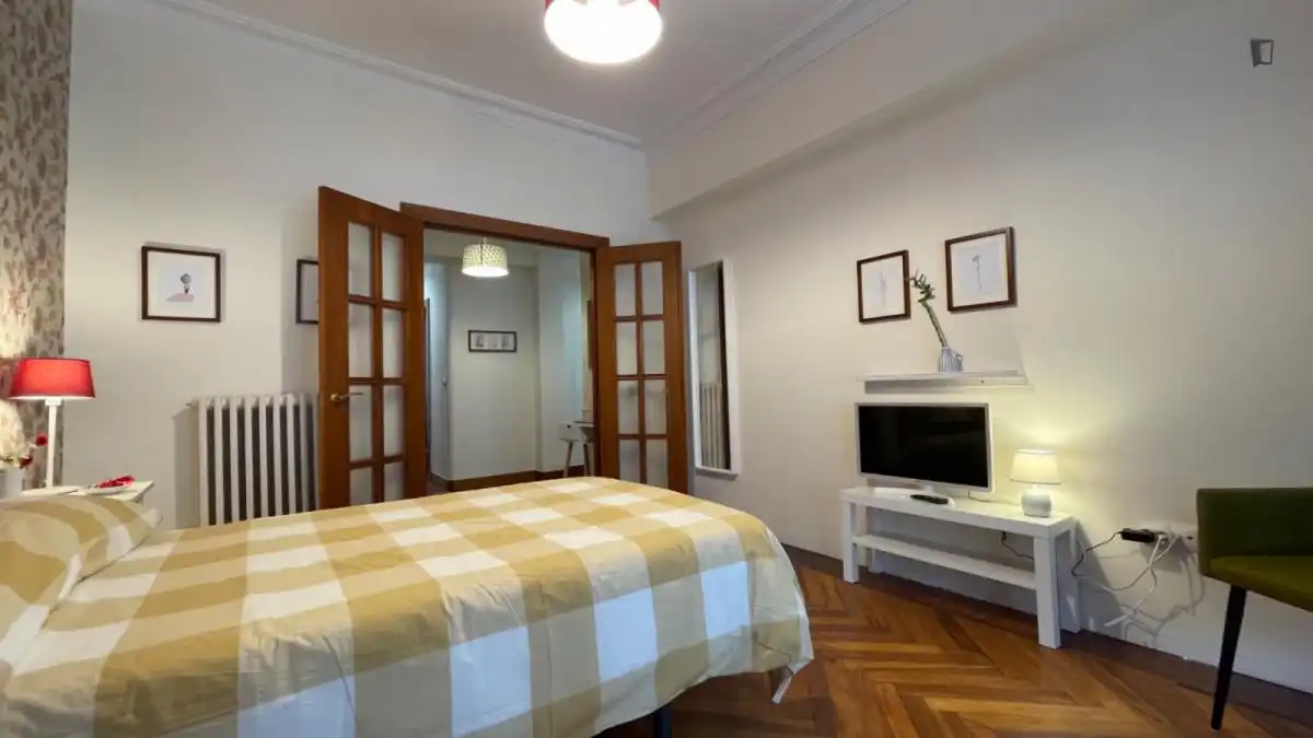 Room in Sabino Arana - Jesuitas