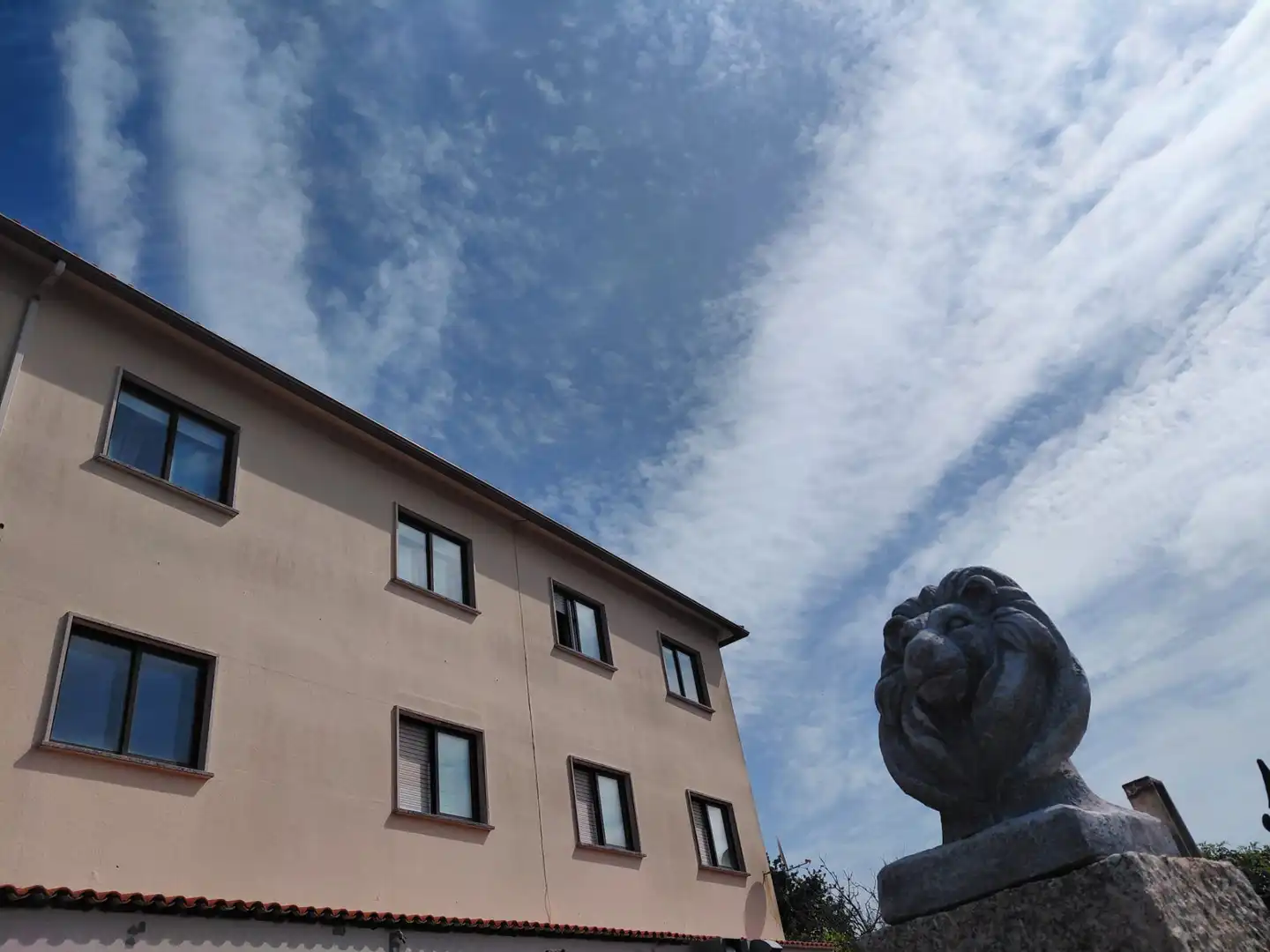 Vista exterior de Piso en venta en Sanxenxo con Calefacción, Terraza y Trastero
