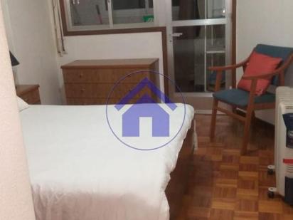 Dormitori de Apartament en venda en Vigo  amb Calefacció, Parquet i Traster