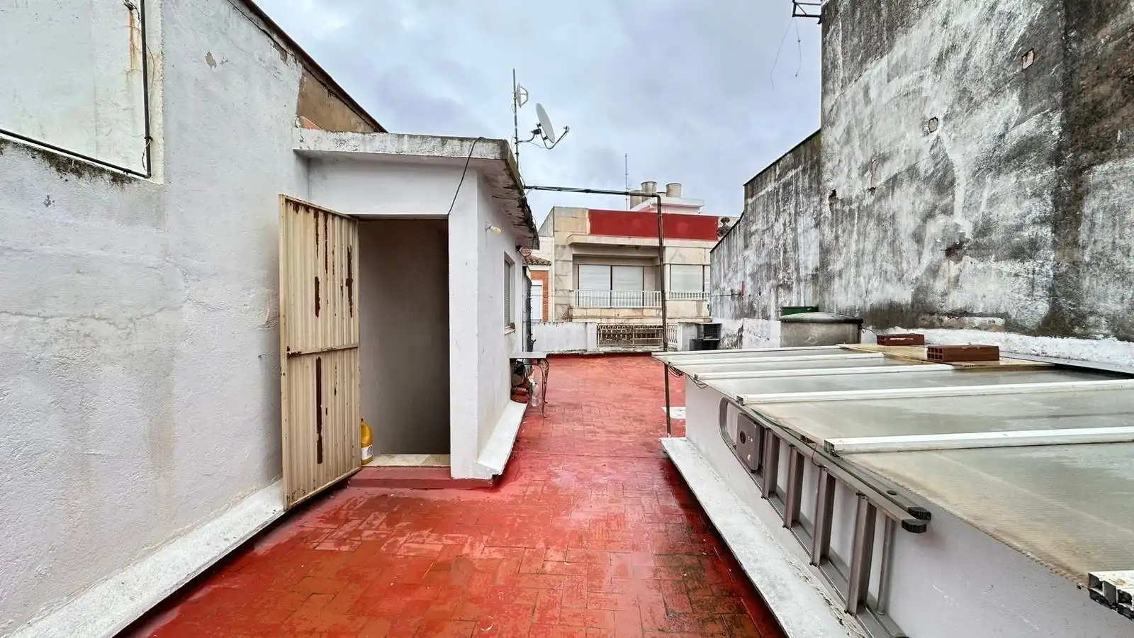 Exterior view of Houses for sale in Carlet  with Terrace, Storage room and Balcony