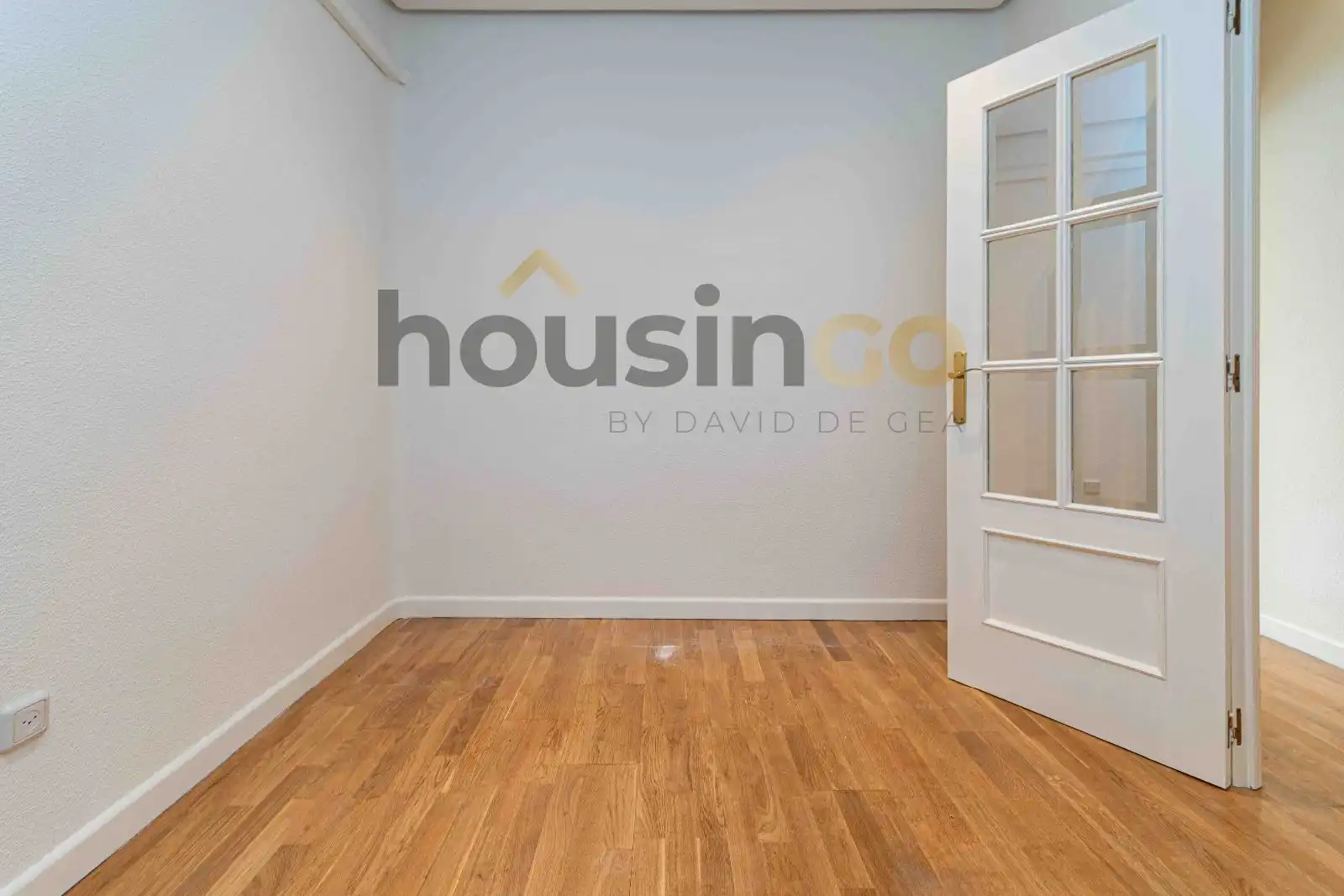 Living room of Flat for sale in Madrid  with Air Conditioner, Heating and Parquet flooring