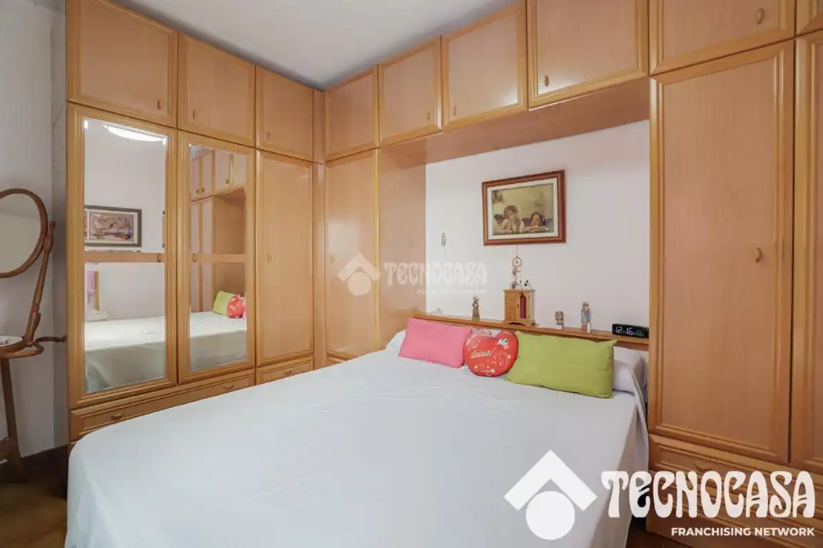 Bedroom of Flat for sale in Santa Coloma de Gramenet  with Air Conditioner and Furnished