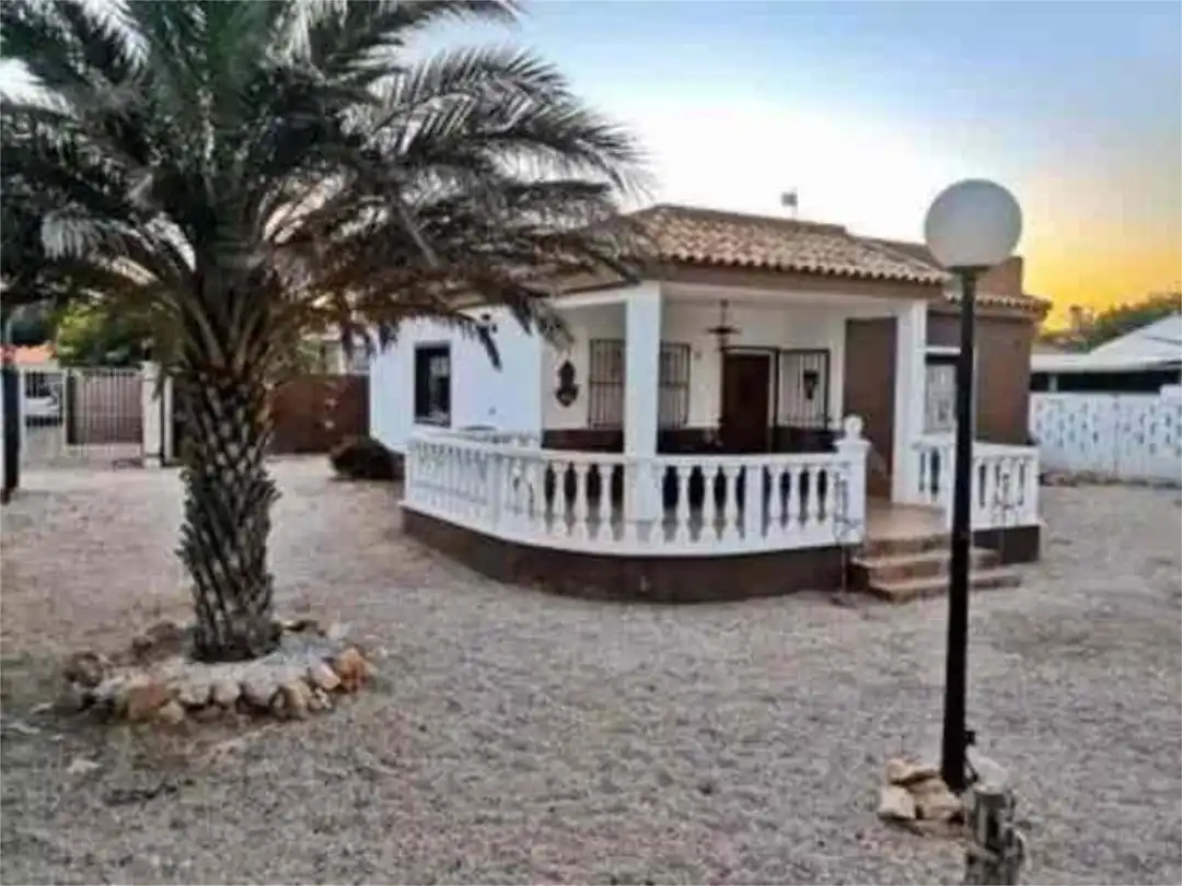 Vista exterior de Casa o xalet en venda en Cullera amb Aire condicionat, Jardí privat i Terrassa