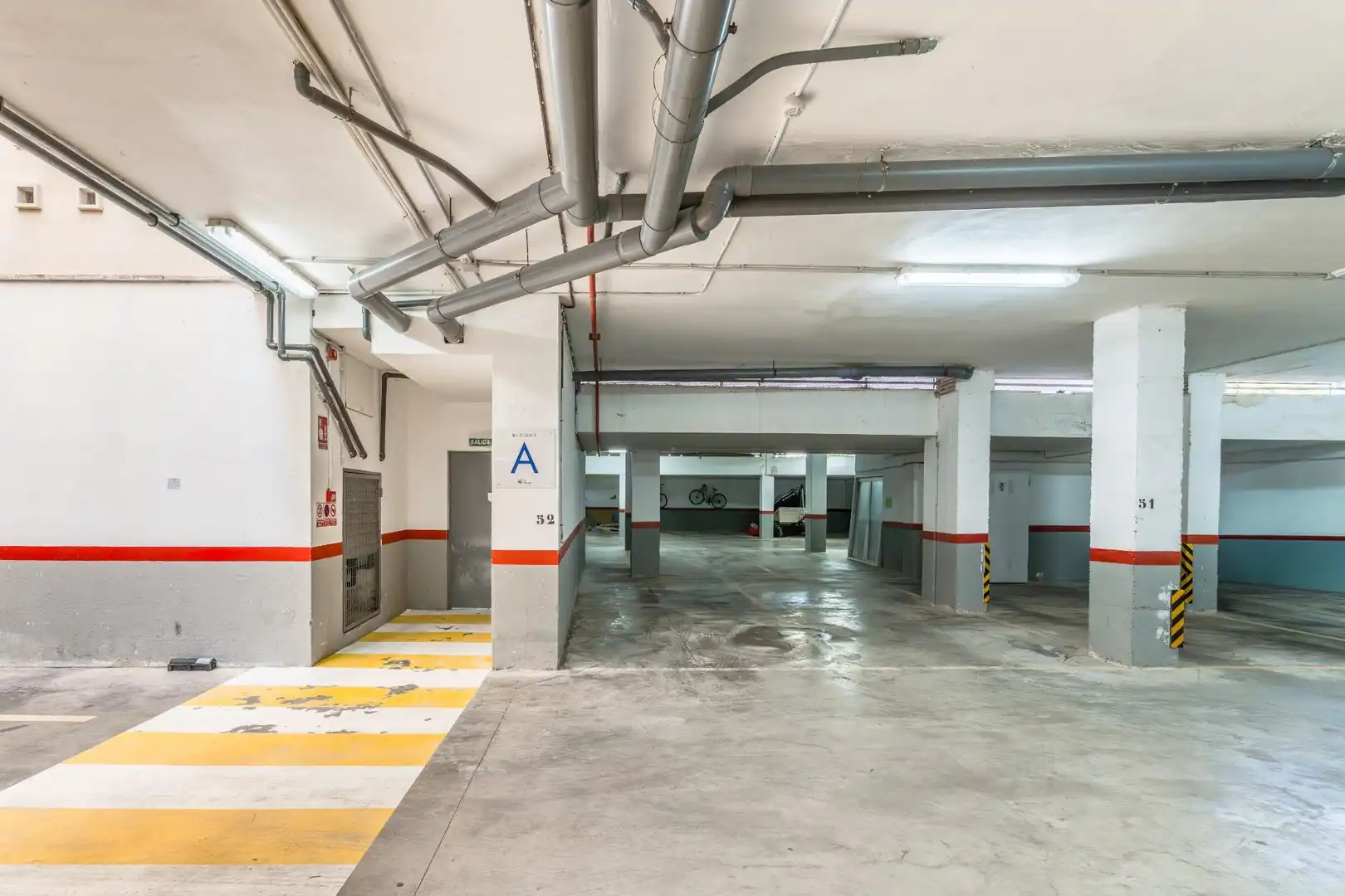 Parking de Ático en venta en El Ejido con Aire acondicionado, Calefacción y Jardín privado