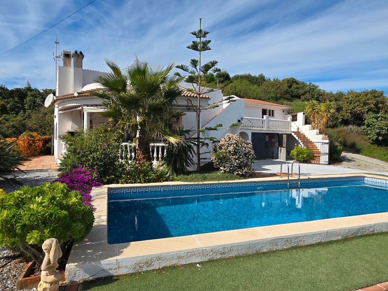 Piscina de Casa o xalet en venda en Benamargosa amb Aire condicionat, Terrassa i Piscina