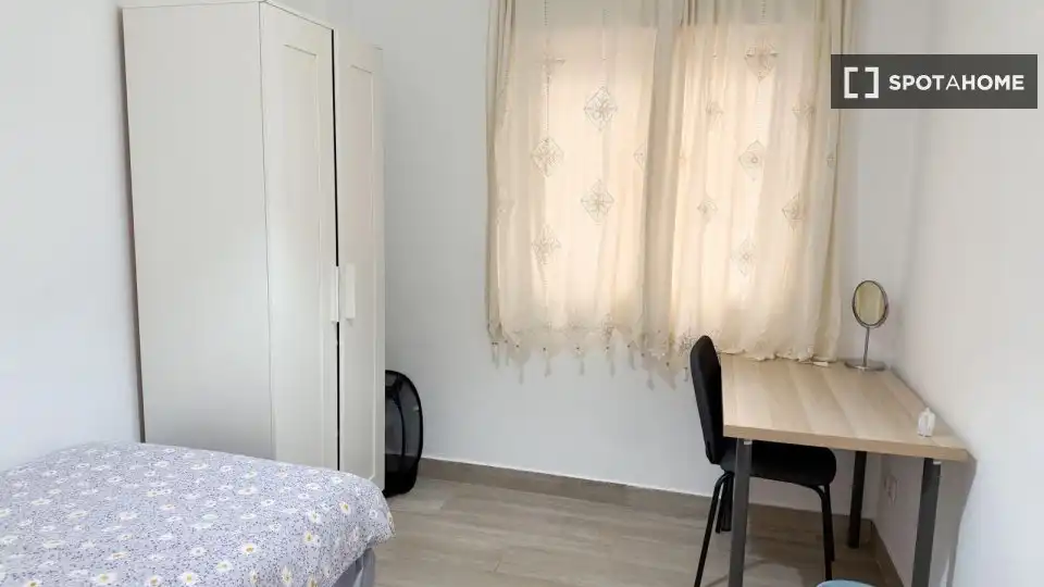 Schlafzimmer von Wohnung zur untervermieten in Málaga mit Klimaanlage, Terrasse und Möbliert