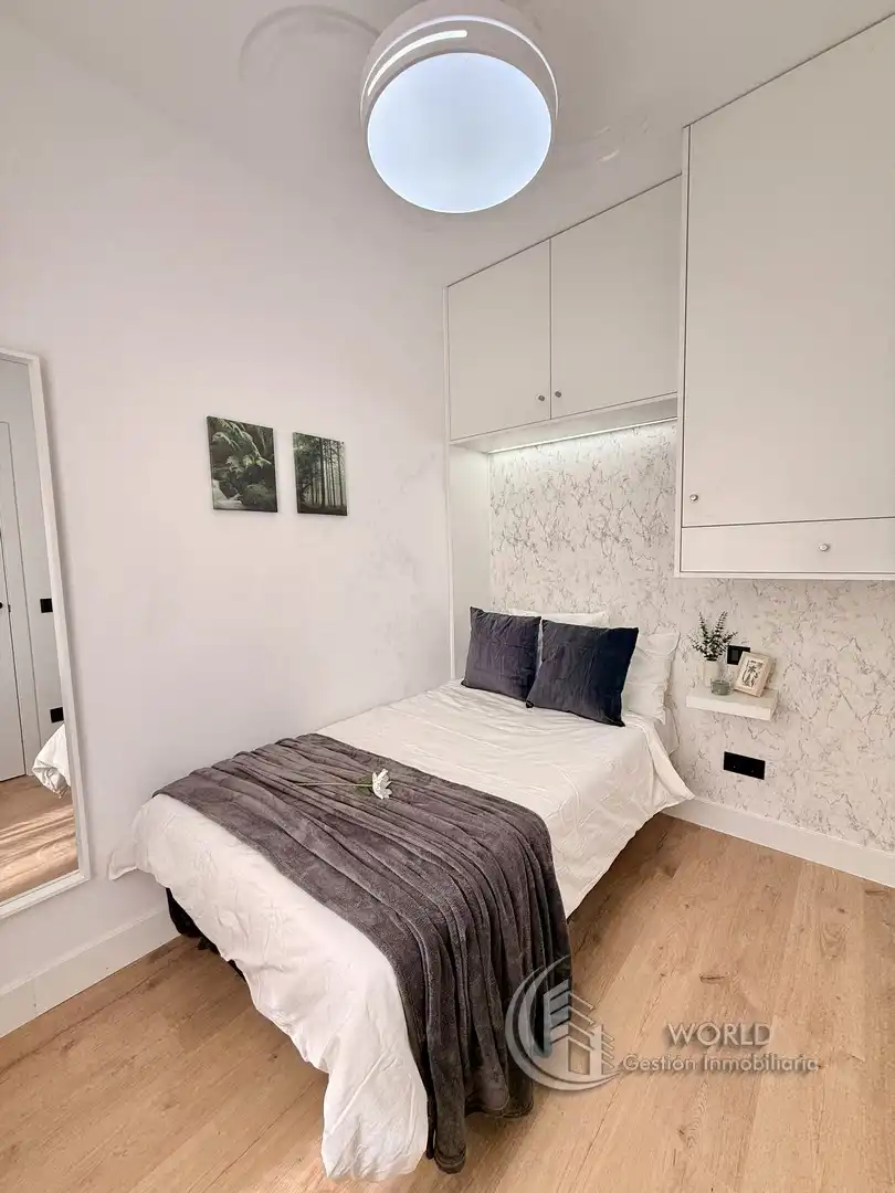 Bedroom of Flat for sale in Madrid  with Air Conditioner, Heating and Furnished