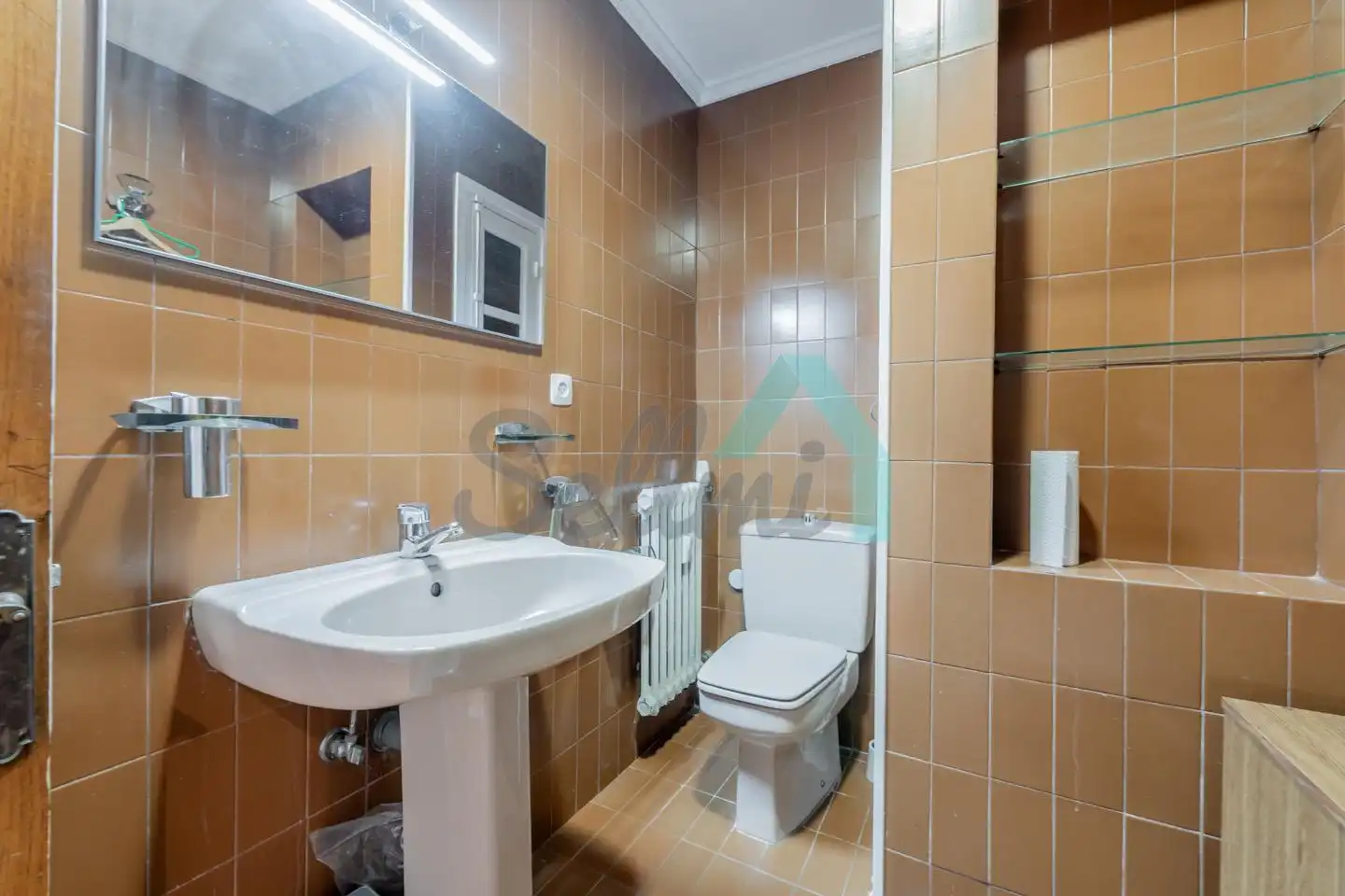 Bathroom of Flat for share in Oviedo   with Heating, Parquet flooring and Furnished