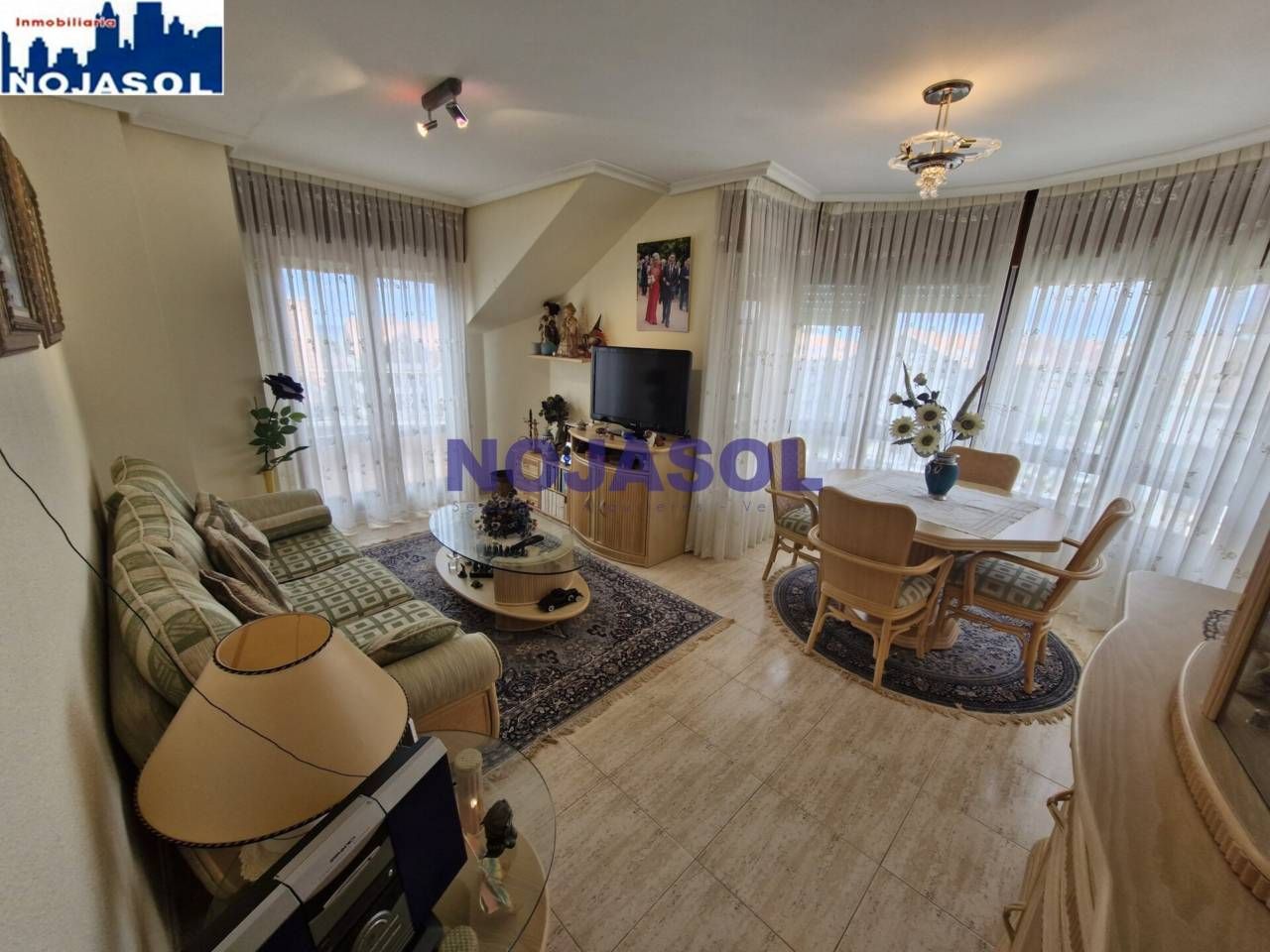 Sala de estar de Apartamento en venta en Noja con Calefacción, Terraza y Amueblado