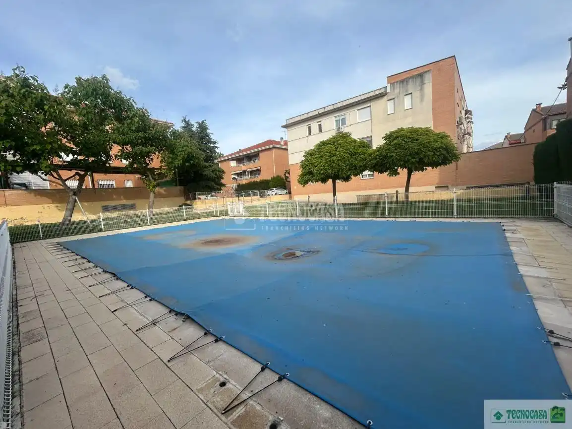 Parking de Piso en venta en Ciudad Real con Aire acondicionado, Calefacción y Piscina comunitaria