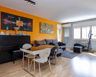 Living room of Flat for sale in Girona Capital  with Air Conditioner, Heating and Terrace