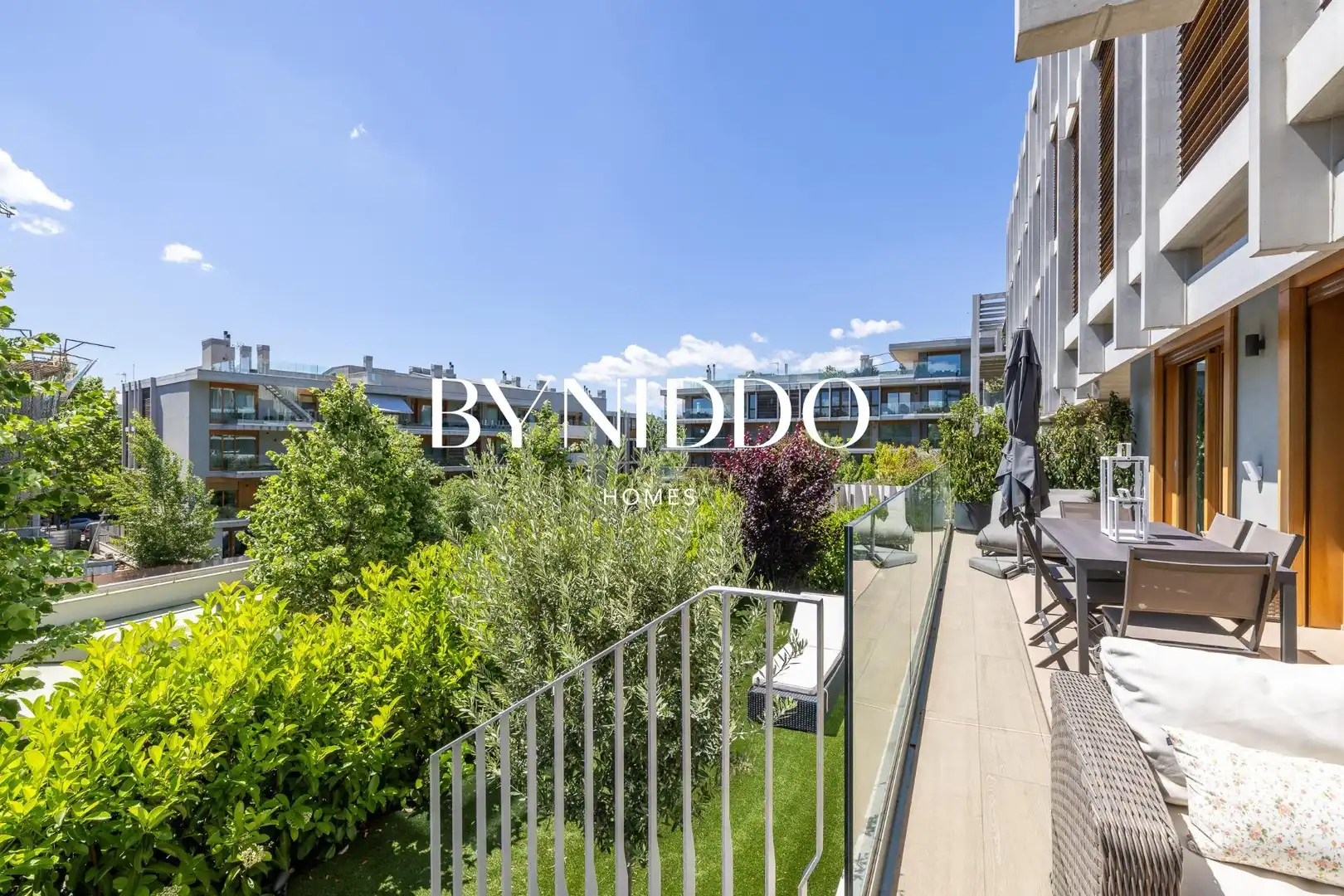 Terrassa de Planta baixa en venda en Sant Cugat del Vallès amb Aire condicionat, Calefacció i Jardí privat