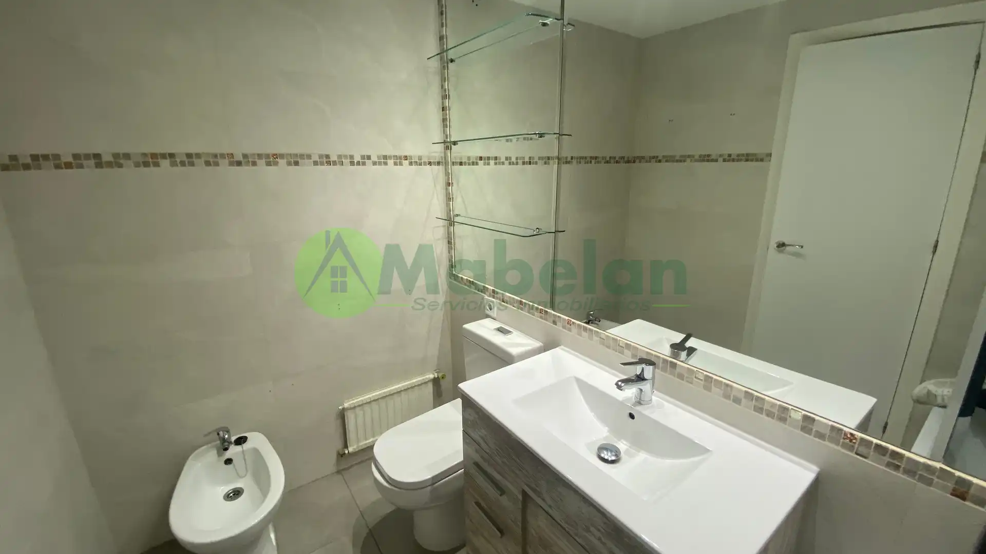 Baño de Piso de alquiler en Madrid con Calefacción y Piscina comunitaria