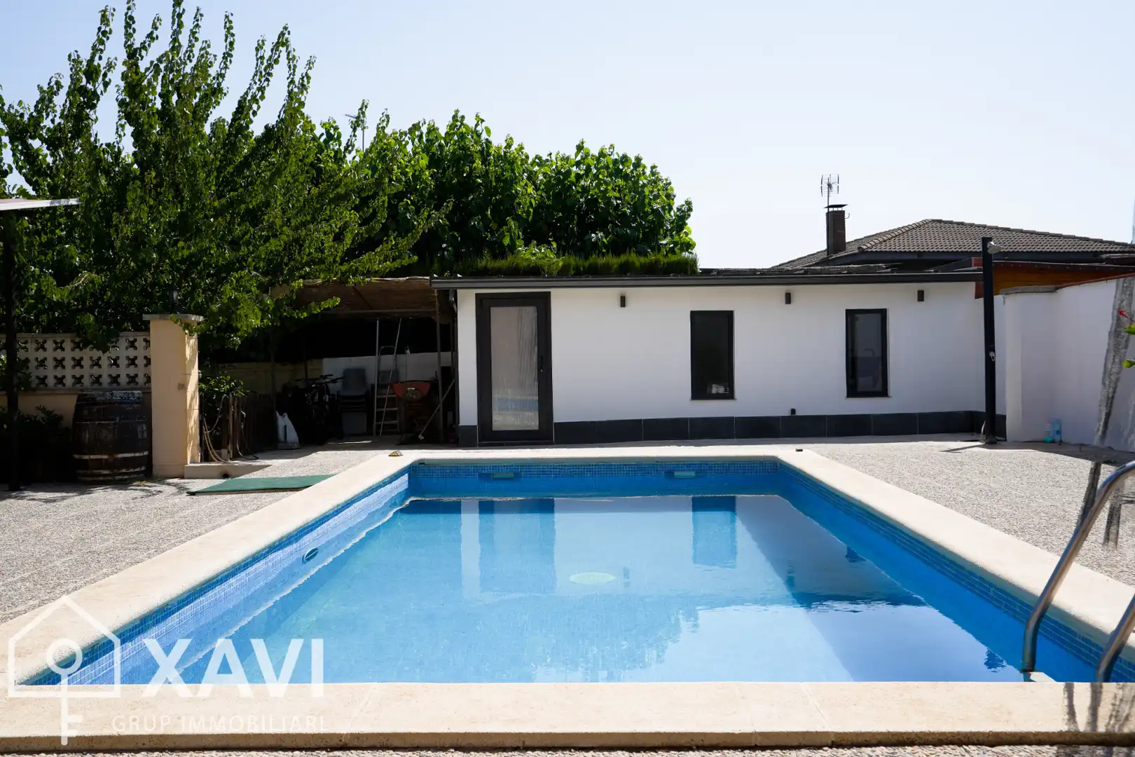 Piscina de Casa o xalet en venda en La Torre de Claramunt amb Aire condicionat, Calefacció i Jardí privat