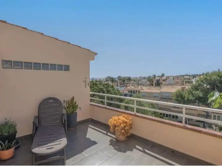 Terraza de Casa adosada en venta en Alicante / Alacant con Aire acondicionado, Calefacción y Jardín privado