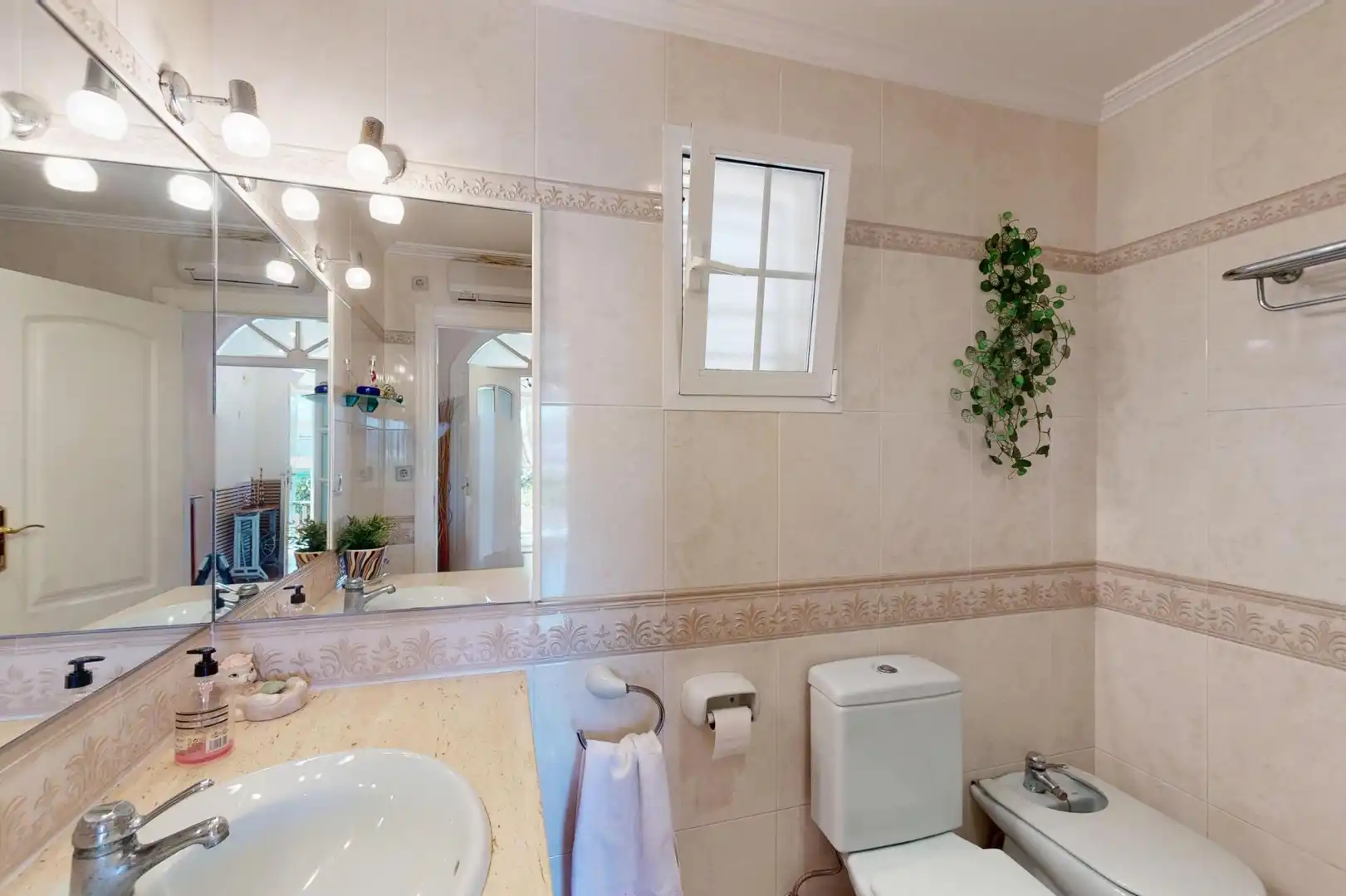 Detached house with garden for sale in Calle JACINTO BENAVENTE, imagen 33